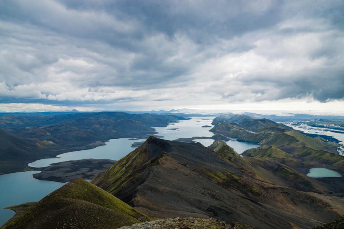 The Sveinstindur Hike