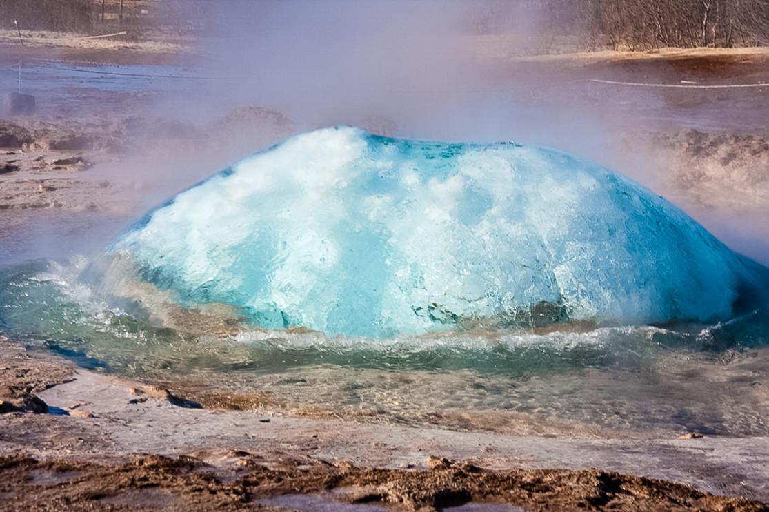 Geysir: The icelandic geysers